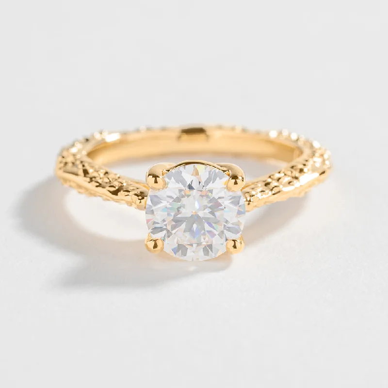 MESA SOLITAIRE ENGAGEMENT RING | 14K GOLD & MOISSANITE