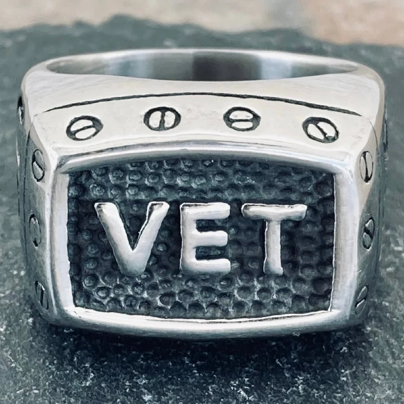 US Vet Ring With Screws - R84