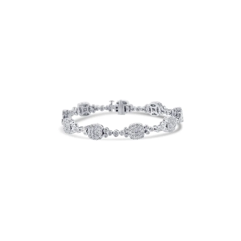 18K White Gold Cushion Cluster Diamond Bracelet