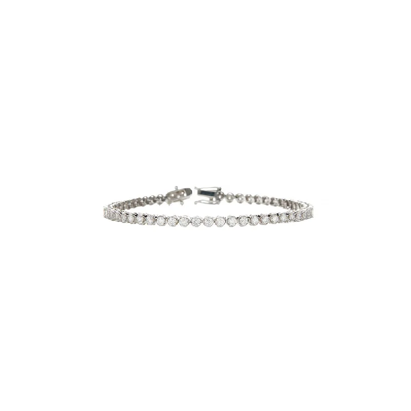 18 Karat White Gold Diamond Tennis Bracelet