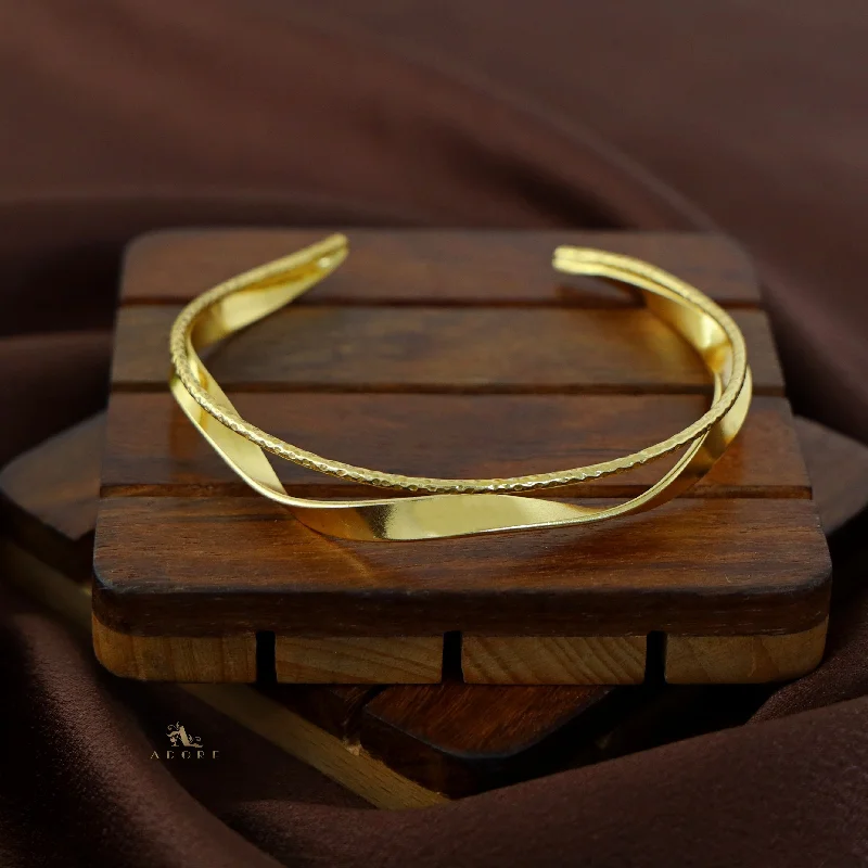 Lemia Golden Textured 2 Layer Curly Bangle