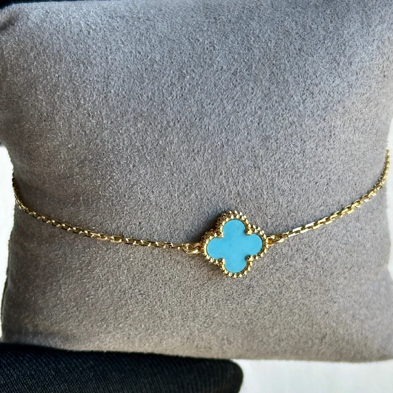 Vintage Van Cleef & Arpels 18K Yellow Gold Clover Bracelet with 9mm Turquoise – Marked VC&A – 7"